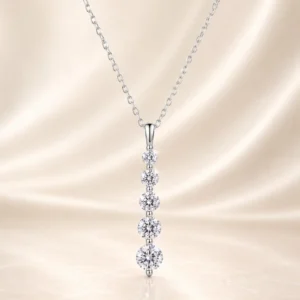 שרשרת בל – Belle Pendant Necklace
